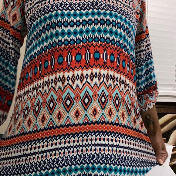 Multi color blouse you can dress up or down - Picture 4 of 8